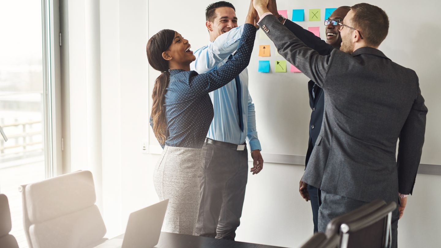 Construire des Liens Solides : Stratégies pour Améliorer les Relations Employés-Employeur